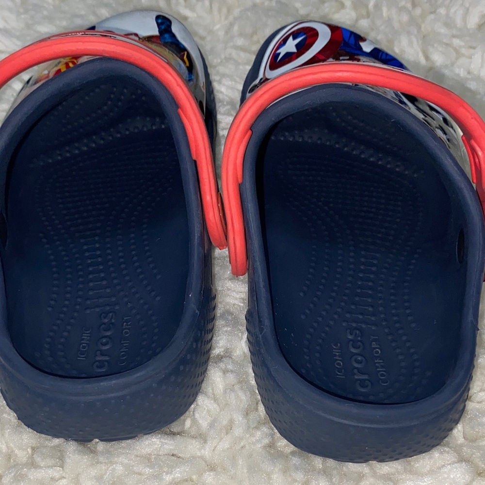 Crocs Marvel Avengers superhero boys size 11 crocs iconic comfort shoes ¥ - Picture 14 of 16